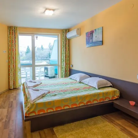 Holiday Euxinograd Апартаменты Варна